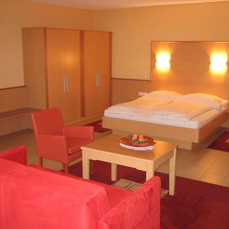 Hotel Cafe Lorenz โฮเฮเน็มส์ ภายนอก รูปภาพ