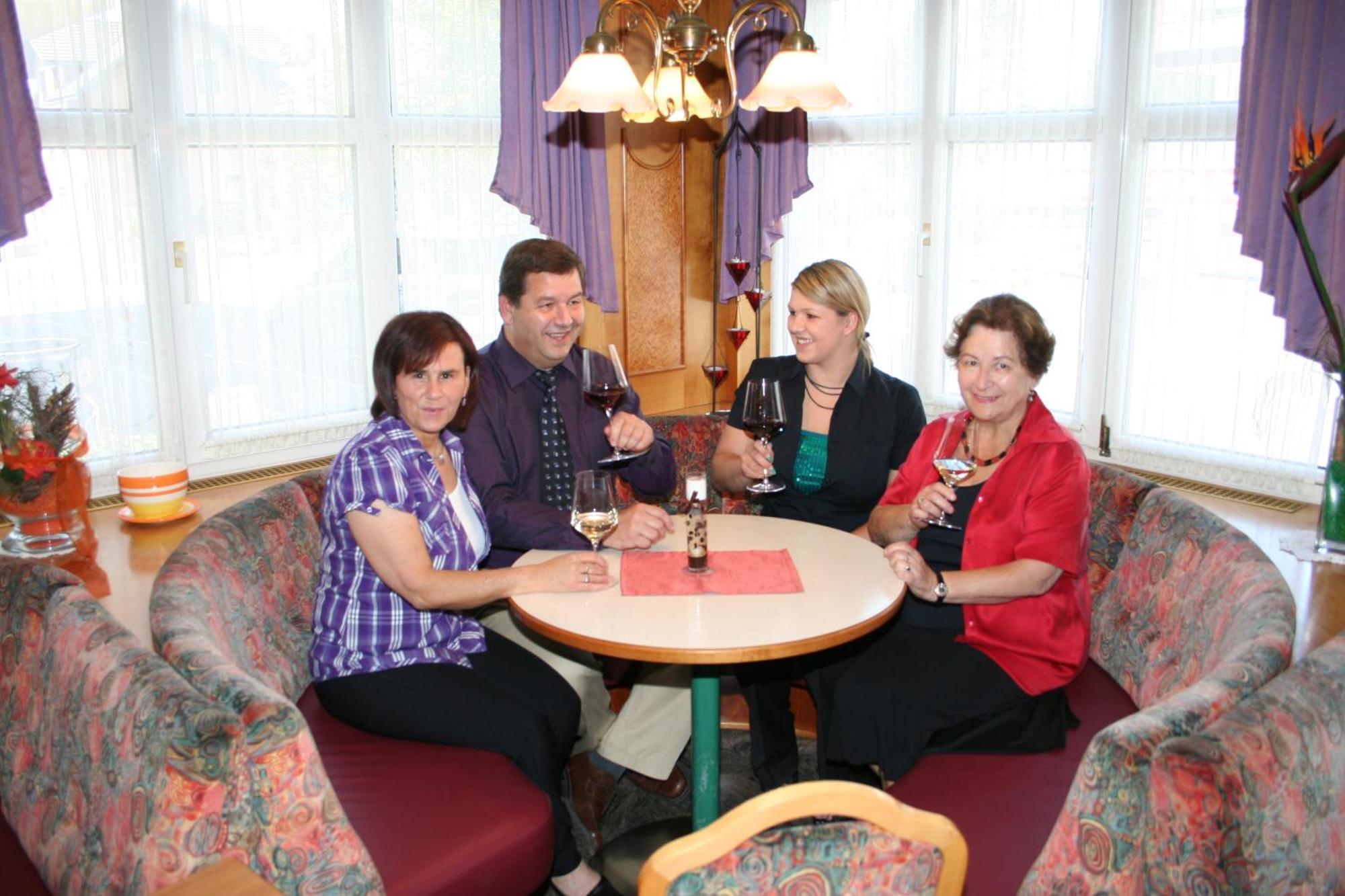 Hotel Cafe Lorenz โฮเฮเน็มส์ ภายนอก รูปภาพ