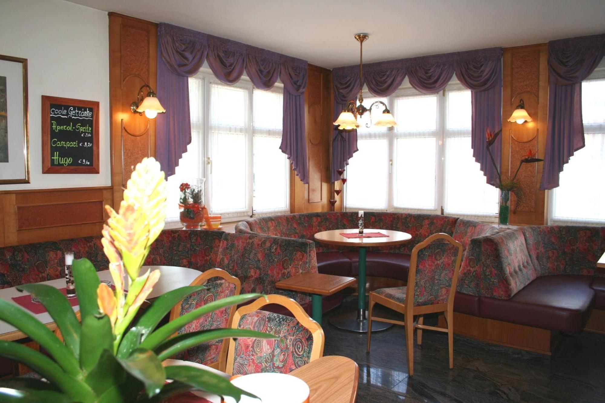 Hotel Cafe Lorenz โฮเฮเน็มส์ ภายนอก รูปภาพ